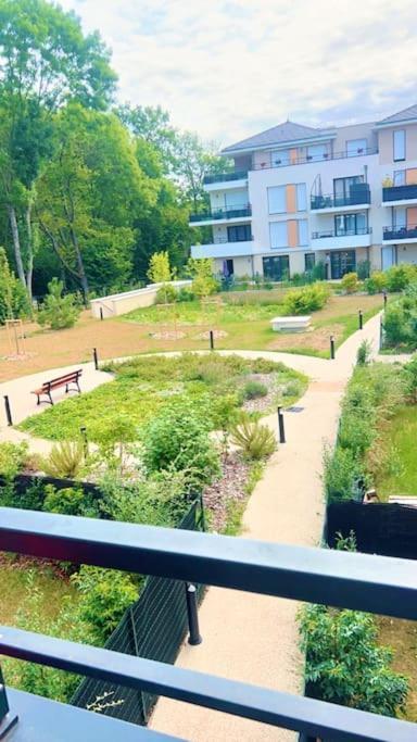 T2 A 5 Minutes De Disneyland Montévrain Extérieur photo